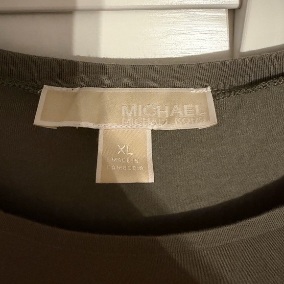 Michael Kors Women's Sleeveless Olive Green Top - Picture 2 of 3